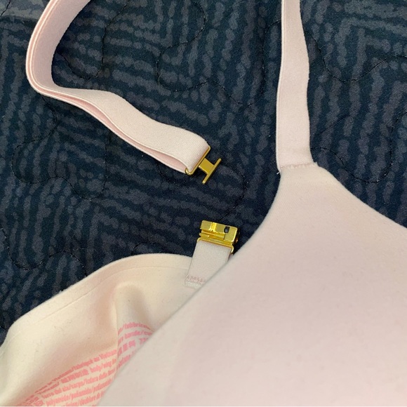 Victoria's Secret Incredible Bra Front Closure - Picture 10 of 10